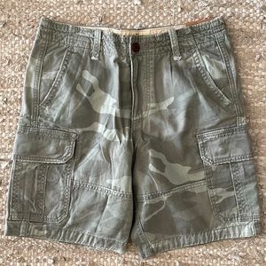 Hollister Classic Fit Cargo Shorts 30